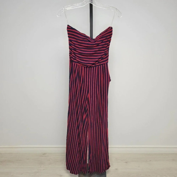 Heart Hips Jumpsuit - Picture 1 of 3